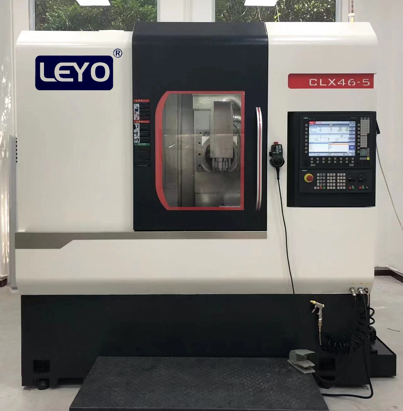 Токарный станок с ЧПУ