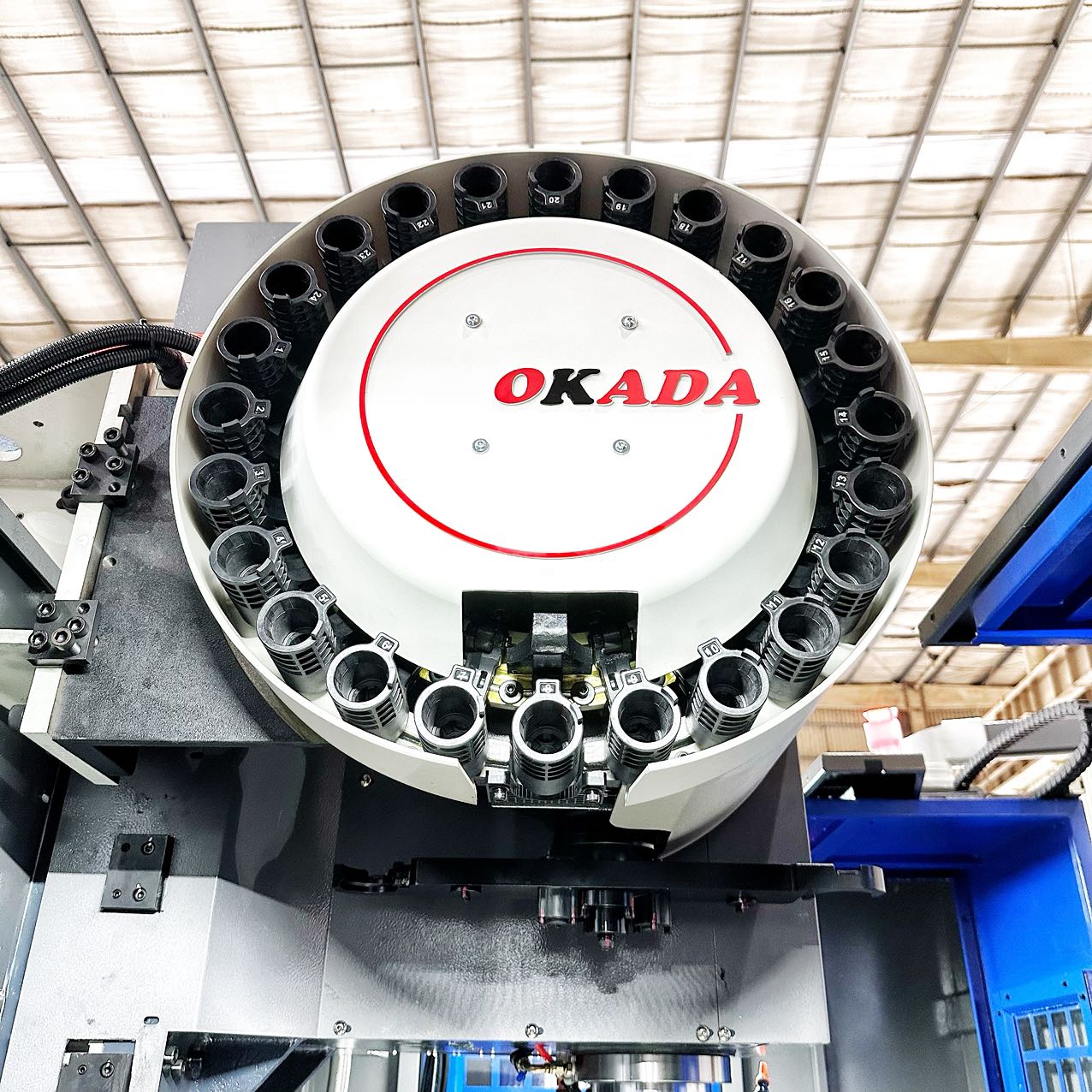 Высокопроизводительный 5-осевой обрабатывающий центр с ЧПУ и шпинделем мощностью 11 кВт